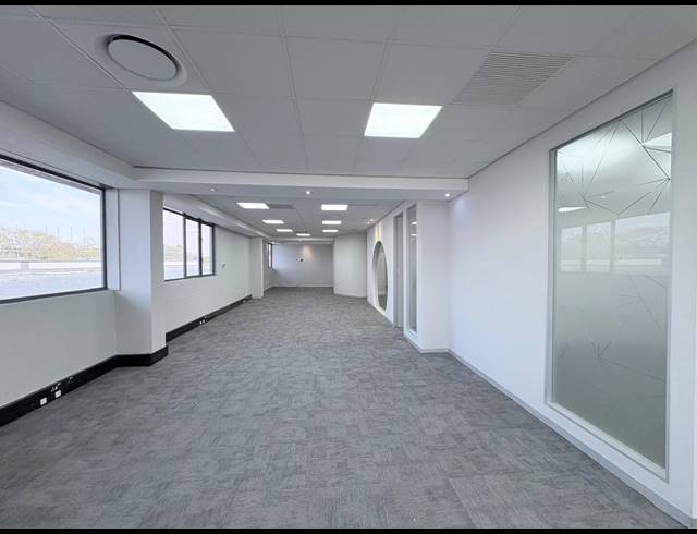 287M² OFFICE TO LET IN MAGALIESSIG